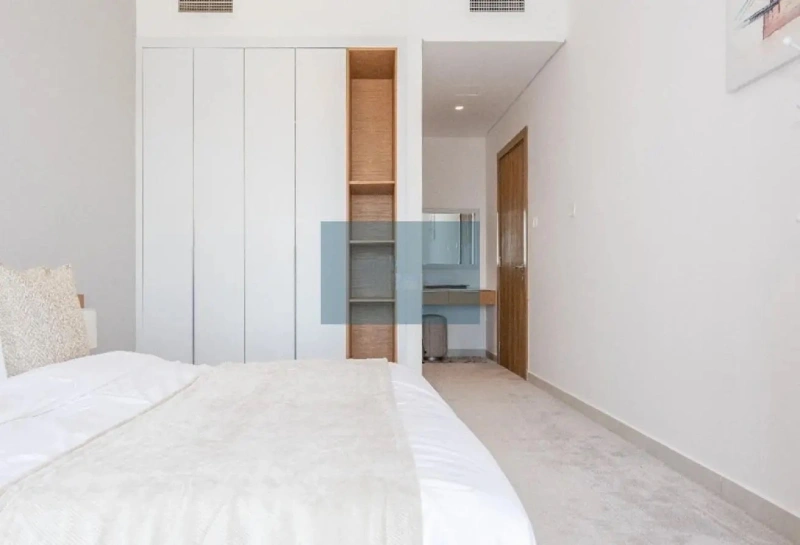 Moderne 1-Schlafzimmer-Wohnung mit Balkon &amp; elegantem Interieur im Blue Waves Tower in Dubai Land