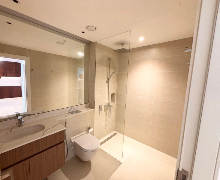 Moderne Eleganz am Wasser: 1-Zimmer-Wohnung in traumhafter Lage!