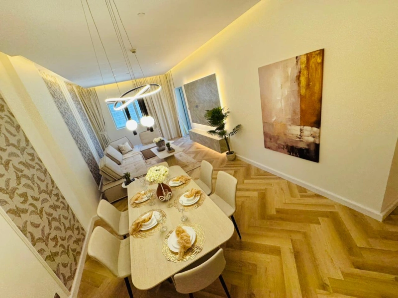 Atemberaubende 3-Zimmer-Wohnung mit High-End-Finishes bereit zu bewegen-in