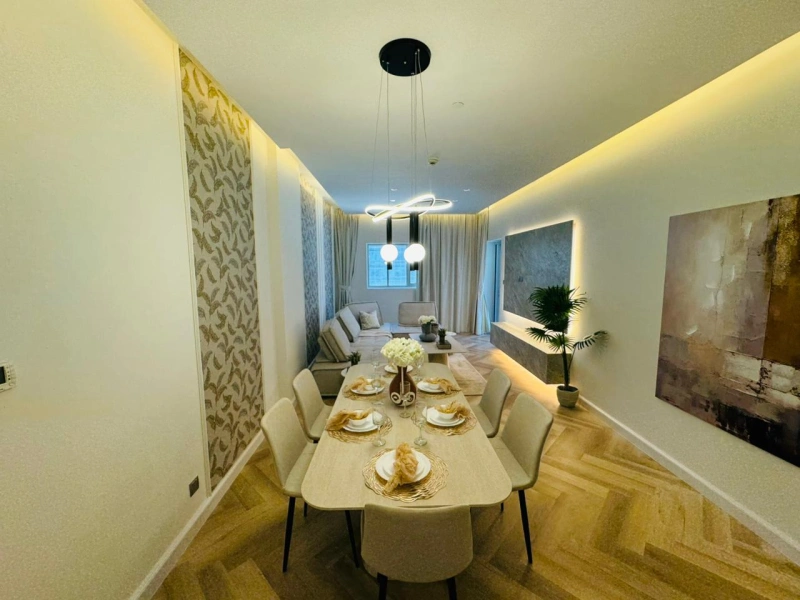 Atemberaubende 3-Zimmer-Wohnung mit High-End-Finishes bereit zu bewegen-in