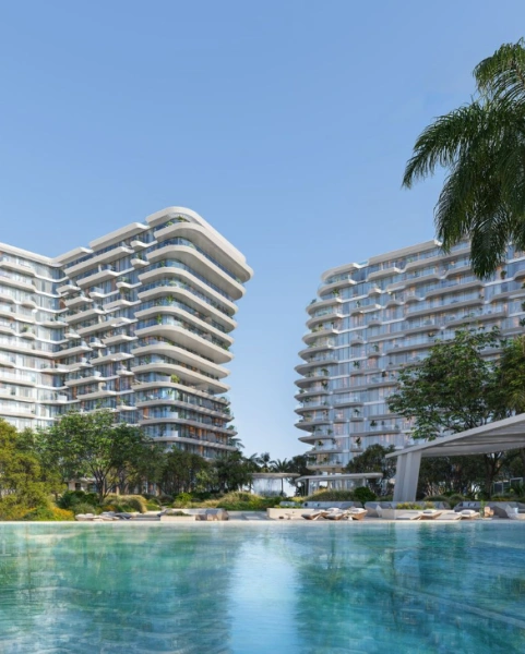 Luxuriöses Apartment mit 1 Schlafzimmer und Balkon, privatem Pool und Blick auf das Meer