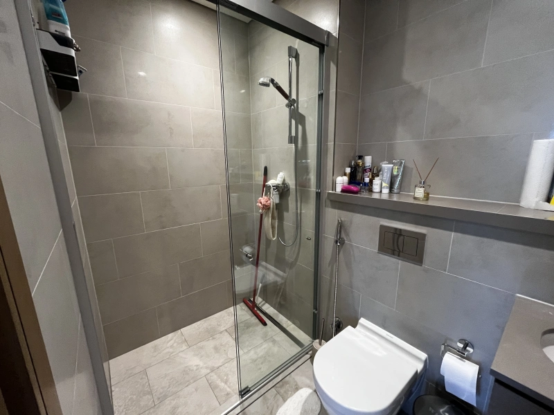 Elegantes Apartment mit traumhaftem Blick in Sobha Hartland Waves - Downtown und Gemeinschaftsblick.