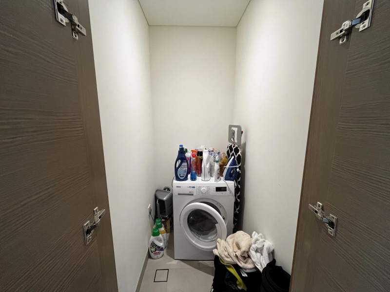 Elegantes Apartment mit traumhaftem Blick in Sobha Hartland Waves - Downtown und Gemeinschaftsblick.