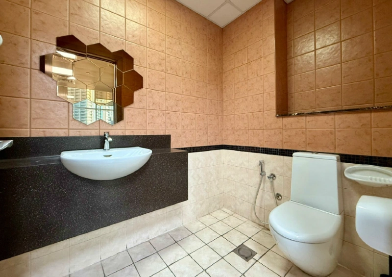 Leerstehendes Büro zu verkaufen - voll ausgestattet und unmöbliert