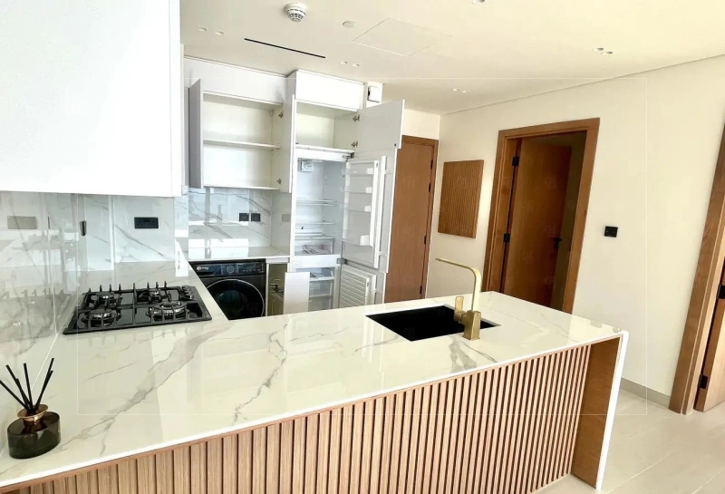 Hochwertige 2-Zimmer Wohnung im obersten Stockwerk, brandneu !