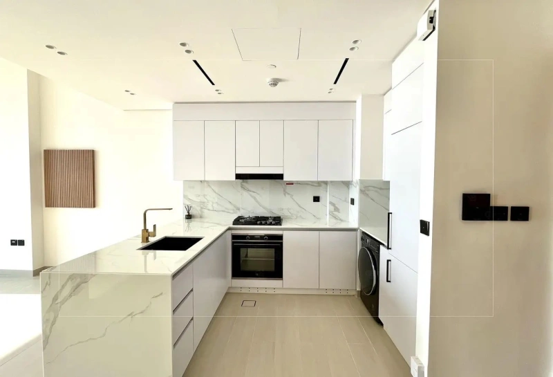 Hochwertige 2-Zimmer Wohnung im obersten Stockwerk, brandneu !