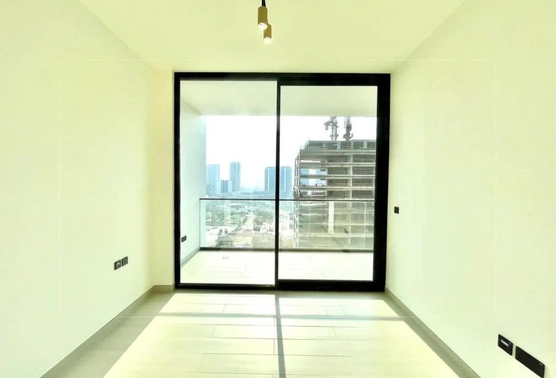 Hochwertige 2-Zimmer Wohnung im obersten Stockwerk, brandneu !