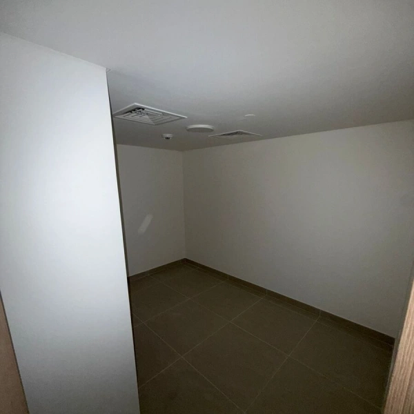 Moderne 3-Zimmer-Wohnung zur Miete mit Ready Property Highlights