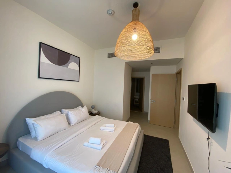 3 Schlafzimmer Wohnung mit atemberaubendem Creek-Blick - Ihr neues Zuhause!