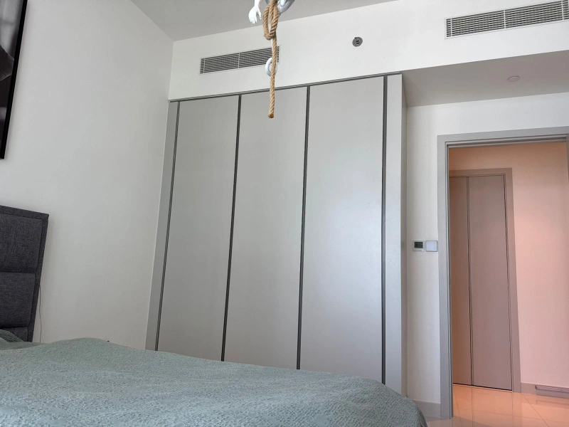 Geräumige 4-Zimmer Wohnung mit Dienstzimmer, voll möbliert und Einbauküche!