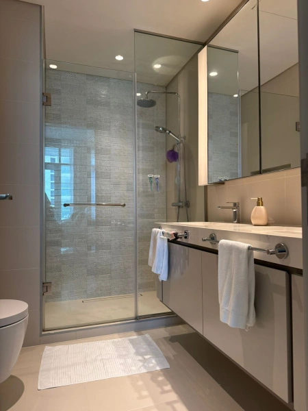 Geräumige 4-Zimmer Wohnung mit Dienstzimmer, voll möbliert und Einbauküche!