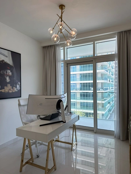 Geräumige 4-Zimmer Wohnung mit Dienstzimmer, voll möbliert und Einbauküche!