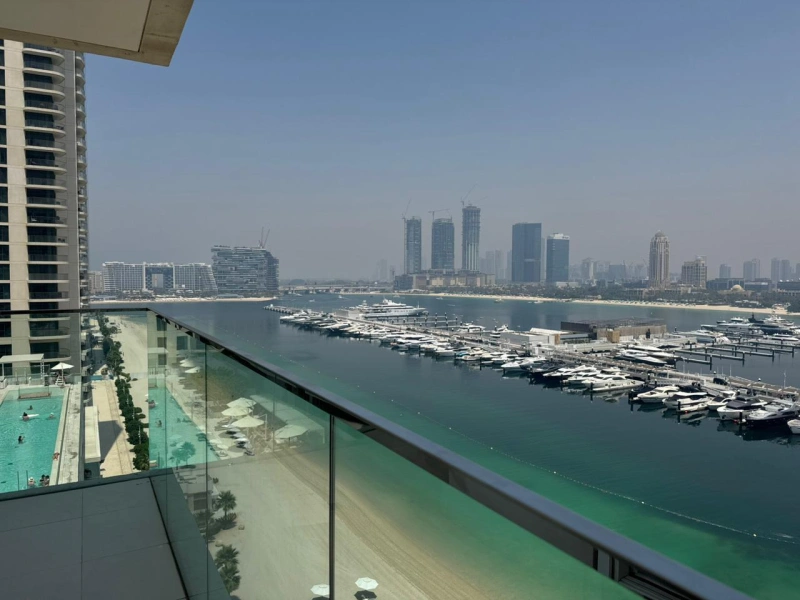 Geräumige 4-Zimmer Wohnung mit Dienstzimmer, voll möbliert und Einbauküche!