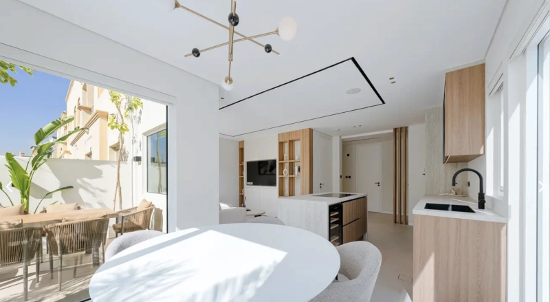 Luxuriöse Villa mit 3 Schlafzimmern, Pool und Sandgarten in exklusiver Lage!