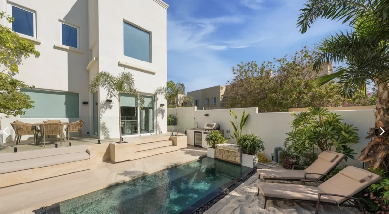 Luxuriöse Villa mit 3 Schlafzimmern, Pool und Sandgarten in exklusiver Lage!