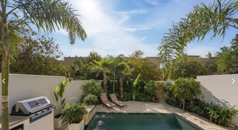 Luxuriöse Villa mit 3 Schlafzimmern, Pool und Sandgarten in exklusiver Lage!