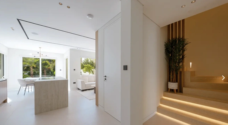 Luxuriöse Villa mit 3 Schlafzimmern, Pool und Sandgarten in exklusiver Lage!