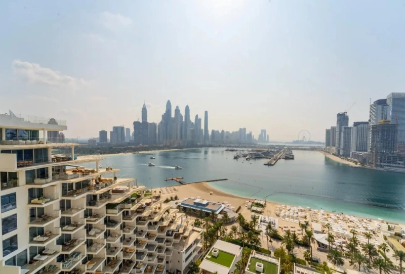 Luxuriöses 1-Schlafzimmer-Apartment mit atemberaubender Aussicht, komplett möbliert