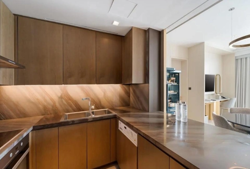 Luxuriöses 1-Schlafzimmer-Apartment mit atemberaubender Aussicht, komplett möbliert