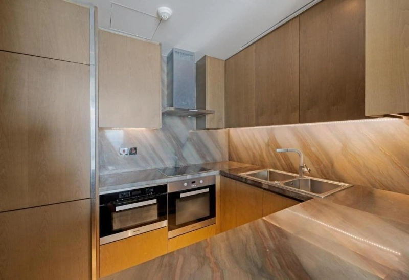 Luxuriöses 1-Schlafzimmer-Apartment mit atemberaubender Aussicht, komplett möbliert