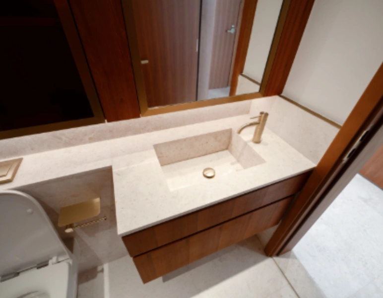 Luxuriöse Eleganz am Strand - Traumhaftes 1-Zimmer-Apartment mit Meerblick