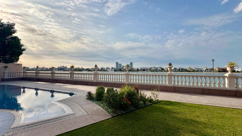 5BR Signature Villa Frond C Palm Jumeirah - Blick auf Atlantis