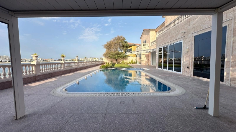 5BR Signature Villa Frond C Palm Jumeirah - Blick auf Atlantis