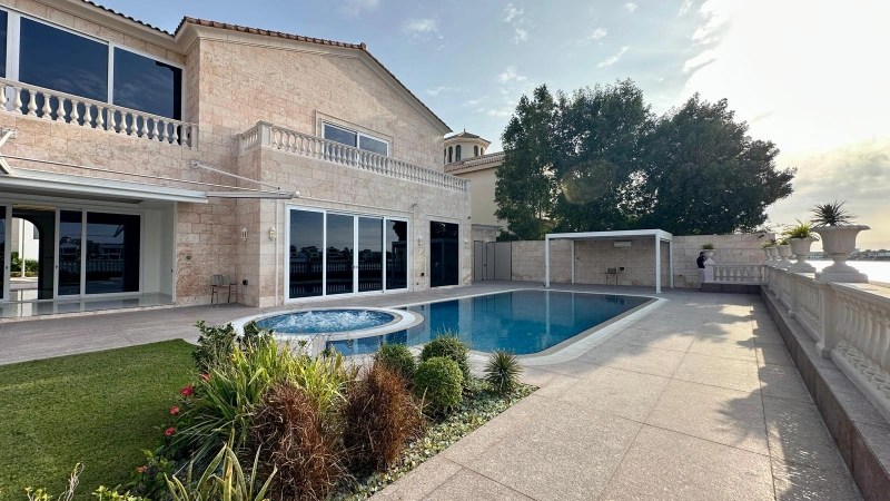 5BR Signature Villa Frond C Palm Jumeirah - Blick auf Atlantis