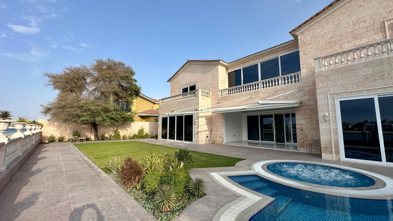 5BR Signature Villa Frond C Palm Jumeirah - Blick auf Atlantis