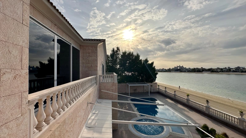 5BR Signature Villa Frond C Palm Jumeirah - Blick auf Atlantis