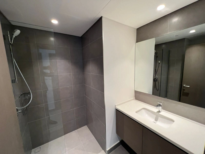 Luxuriöse 3-Zimmer-Wohnung mit Kanalblick im Creek Gate Tower 1