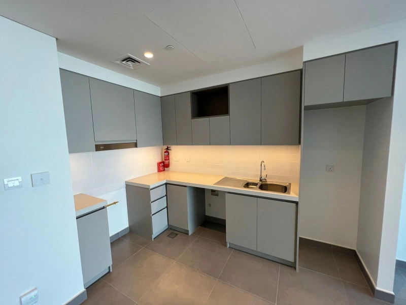 Luxuriöse 3-Zimmer-Wohnung mit Kanalblick im Creek Gate Tower 1