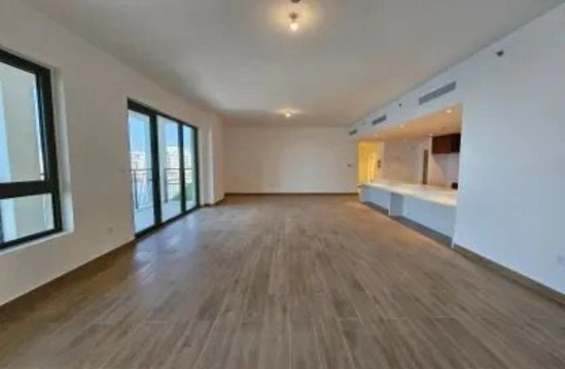 Lussuoso appartamento con 3 camere da letto e vista sul porto turistico e sul mare aperto