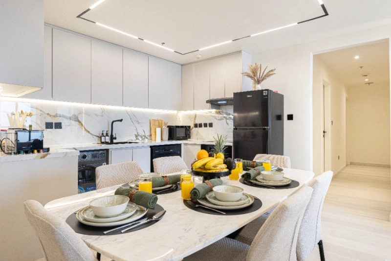 Stilvolle Drei-Zimmer-Wohnung mit Arbeitszimmer - Moderne Design-Highlights