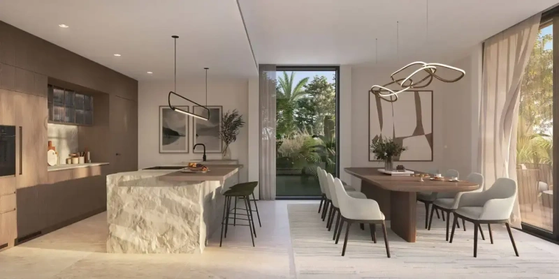 Luxuriöse 5-Zimmer-Villa mit Familienzimmer, Personal- und Fahrerzimmer,Privatpool und vier Balkonen