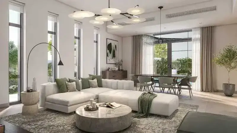 Luxuriöse 5-Zimmer-Villa mit Familienzimmer, Personal- und Fahrerzimmer,Privatpool und vier Balkonen