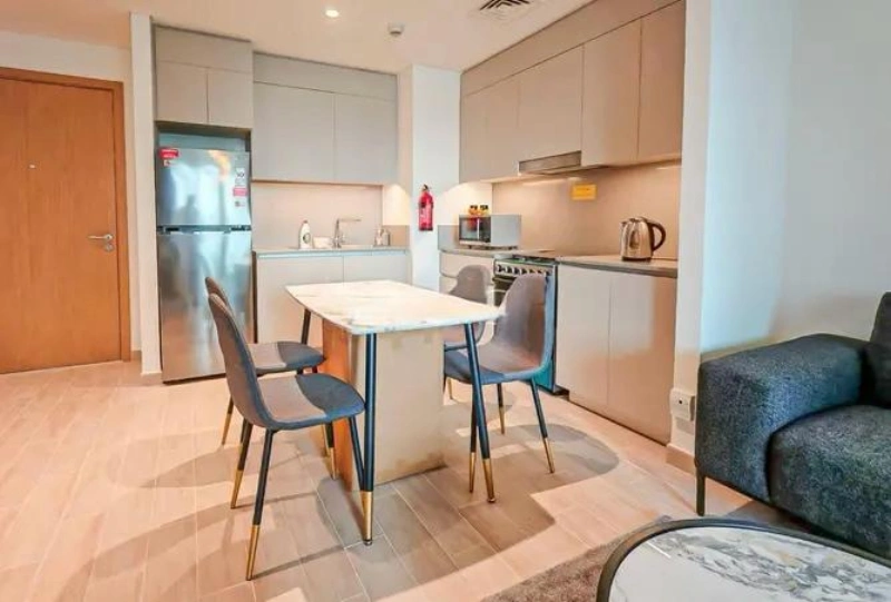 Stilvolle Einzimmerwohnung mit modernem Designkonzept