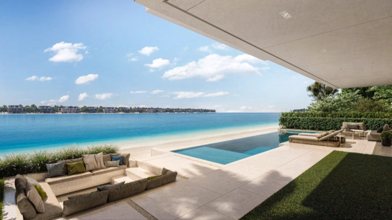 Luxuriöse Strandvilla mit 6 Schlafzimmern, riesiger Dachterrasse und großzügigem Wohnbereich.