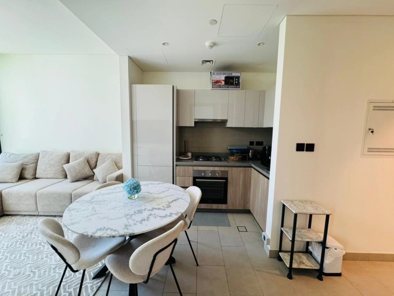 Geräumige 1-Schlafzimmer-Wohnung mit riesigen Layout!