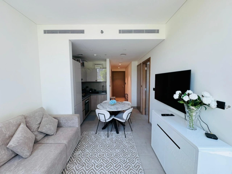 Geräumige 1-Schlafzimmer-Wohnung mit riesigen Layout!