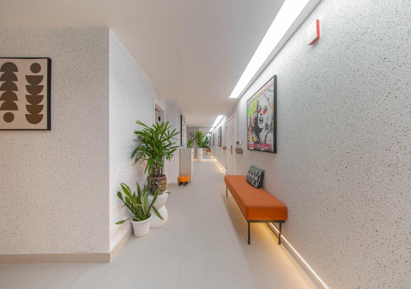 Vollständig möbliertes Luxus-Apartment mit 4 Schlafzimmern und Arbeitszimmer