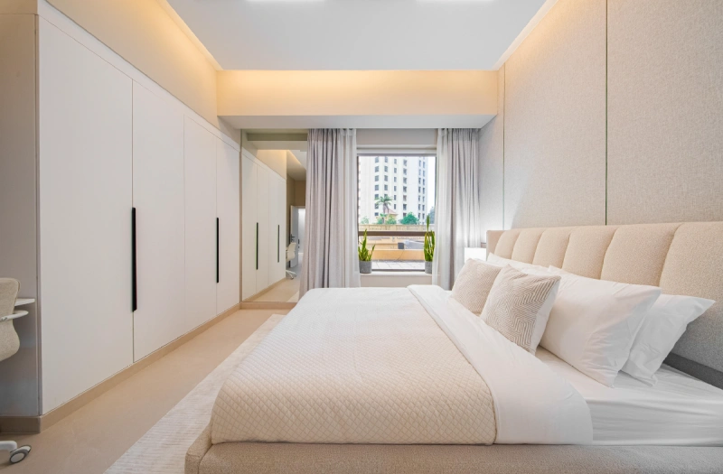 Vollständig möbliertes Luxus-Apartment mit 4 Schlafzimmern und Arbeitszimmer