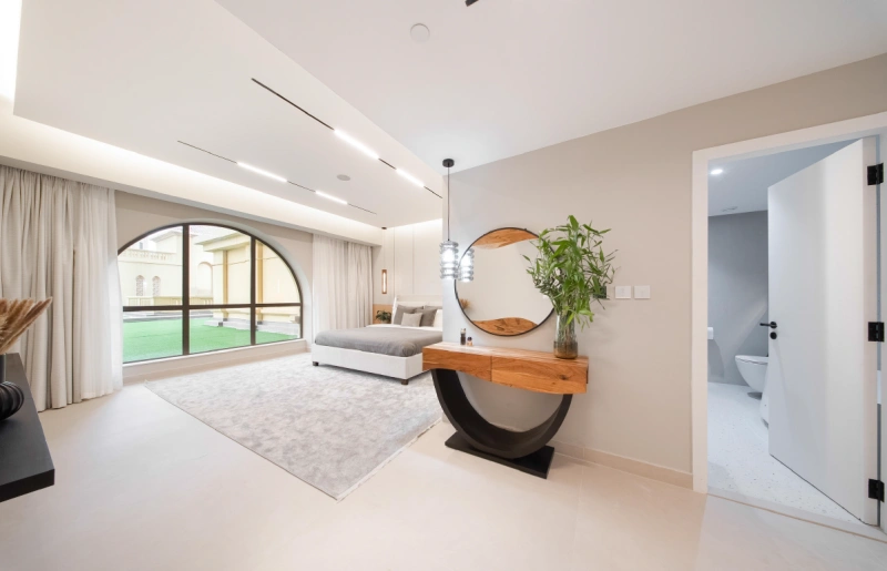 Vollständig möbliertes Luxus-Apartment mit 4 Schlafzimmern und Arbeitszimmer