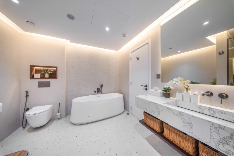 Vollständig möbliertes Luxus-Apartment mit 4 Schlafzimmern und Arbeitszimmer