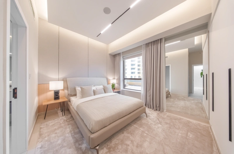 Vollständig möbliertes Luxus-Apartment mit 4 Schlafzimmern und Arbeitszimmer