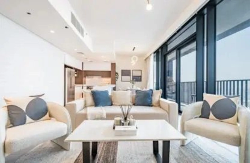 Geräumige 3-Zimmer-Wohnung mit Möbeln und voll ausgestatteter Küche - der perfekte Wohnraum!