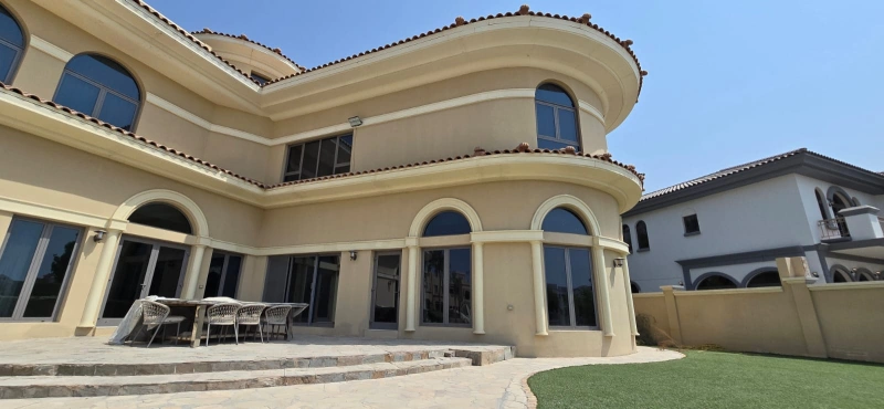 Luxuriöse Palm Jumeirah Signature Villa mit atemberaubender Aussicht und privatem Strandzugang