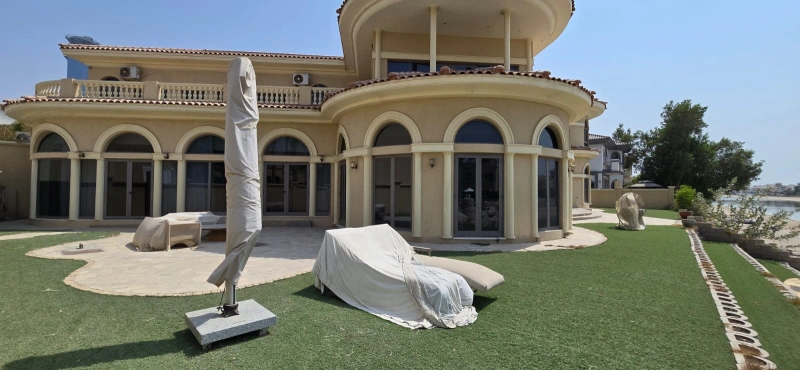 Luxuriöse Palm Jumeirah Signature Villa mit atemberaubender Aussicht und privatem Strandzugang