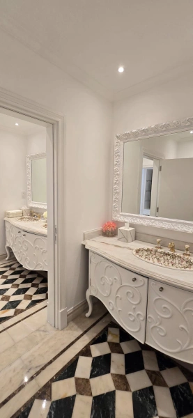 Luxuriöse Palm Jumeirah Signature Villa mit atemberaubender Aussicht und privatem Strandzugang