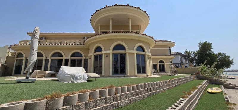 Luxuriöse Palm Jumeirah Signature Villa mit atemberaubender Aussicht und privatem Strandzugang
